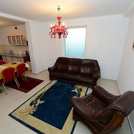 B&B Airport Modlin Nowy Dwór Mazowiecki Екстериор снимка