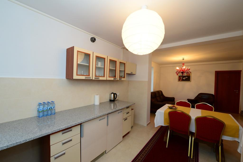 B&B Airport Modlin Nowy Dwór Mazowiecki Екстериор снимка