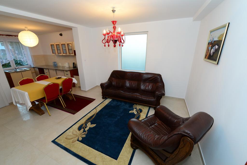 B&B Airport Modlin Nowy Dwór Mazowiecki Екстериор снимка