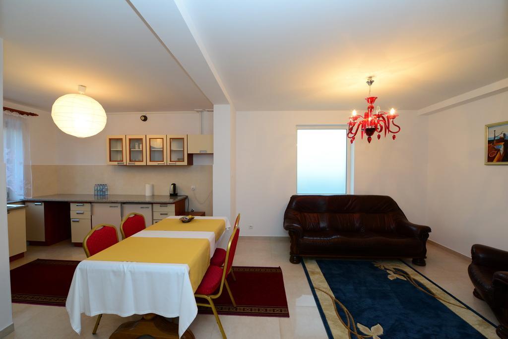 B&B Airport Modlin Nowy Dwór Mazowiecki Стая снимка