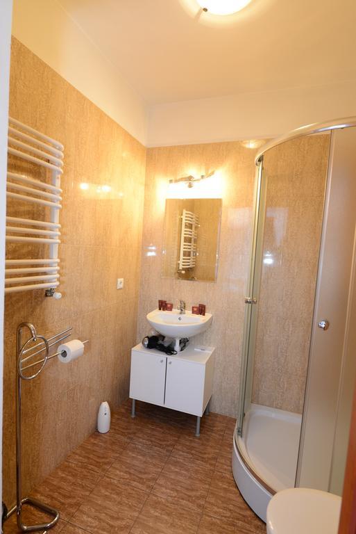 B&B Airport Modlin Nowy Dwór Mazowiecki Стая снимка