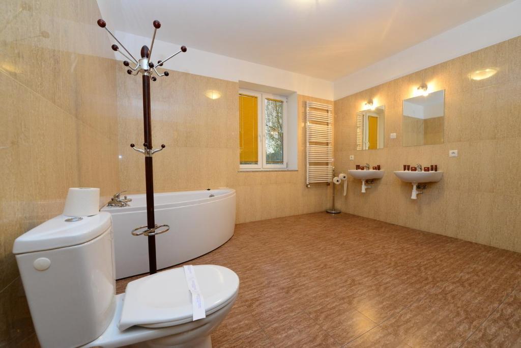 B&B Airport Modlin Nowy Dwór Mazowiecki Екстериор снимка